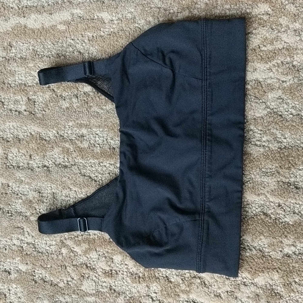 RARE Lululemon Black Sports bra